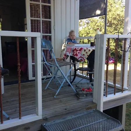 Pipowagen Blagour Gelegen Aan Waterbron *