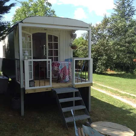 Pipowagen Blagour Gelegen Aan Waterbron Country house Lachapelle-Auzac