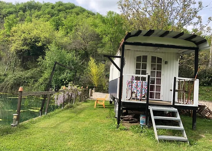 Pipowagen Blagour Gelegen Aan Waterbron Country house Lachapelle-Auzac