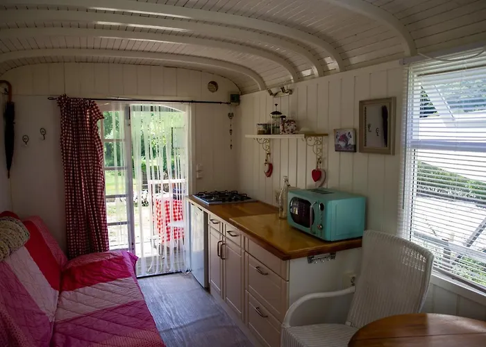 Country house Pipowagen Blagour Gelegen Aan Waterbron