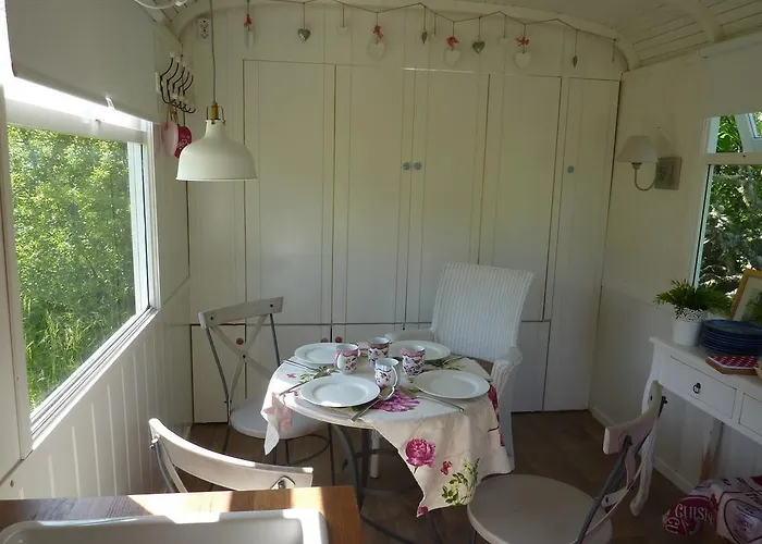 Country house Pipowagen Blagour Gelegen Aan Waterbron *