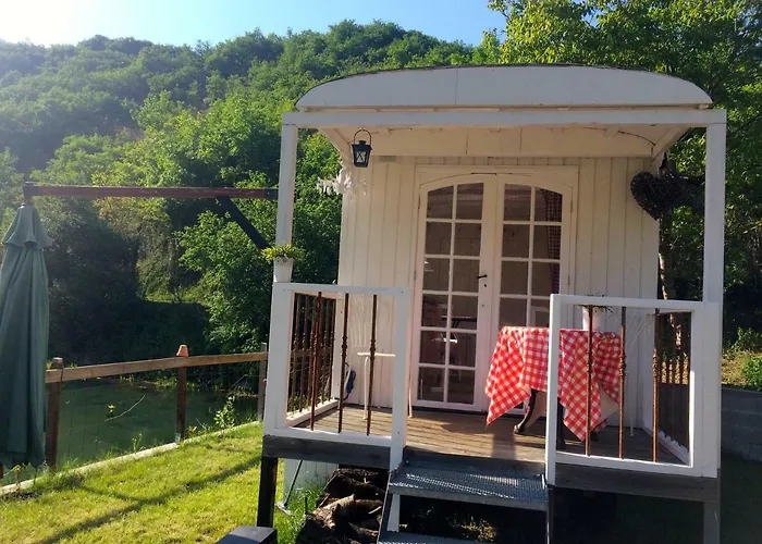 Pipowagen Blagour Gelegen Aan Waterbron Country house Lachapelle-Auzac
